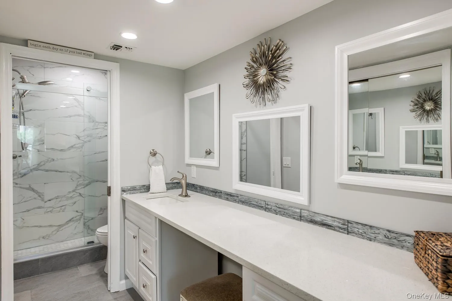 Spacious counter space and vanity. Spacious counter space and vanity.