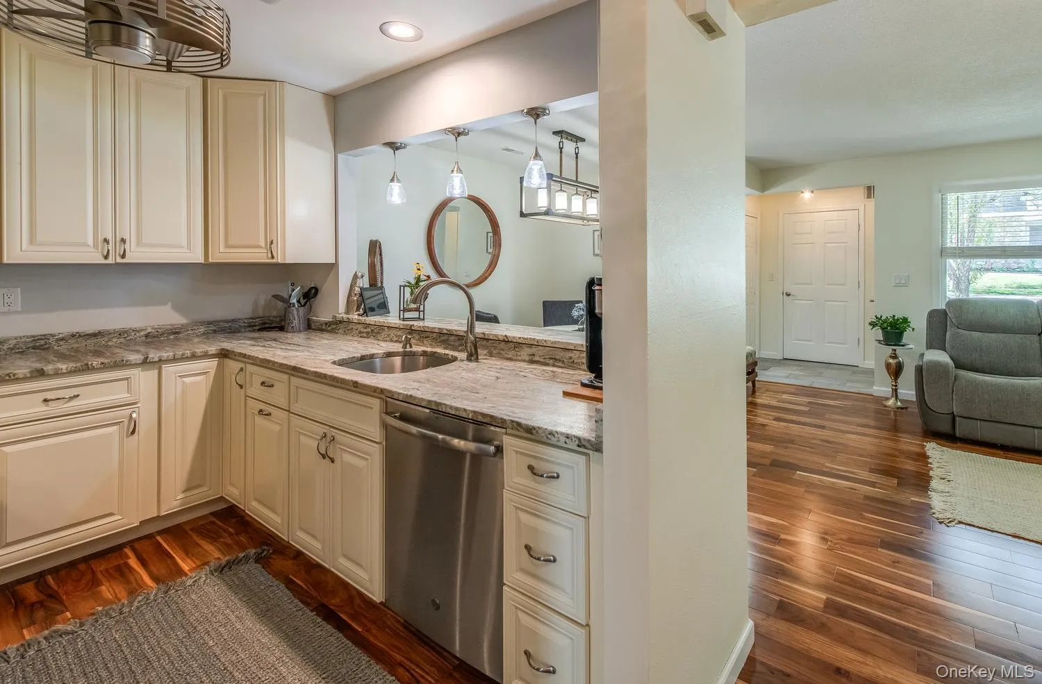 6 Burnham Court, Fishkill, NY, 1 Bedroom Bedrooms, 5 Rooms Rooms,1 BathroomBathrooms,Residential,For Rent,Burnham,0,1031791 6 Burnham Court, Fishkill, NY, 1 Bedroom Bedrooms, 5 Rooms Rooms,1 BathroomBathrooms,Residential,For Rent,Burnham,0,1031791