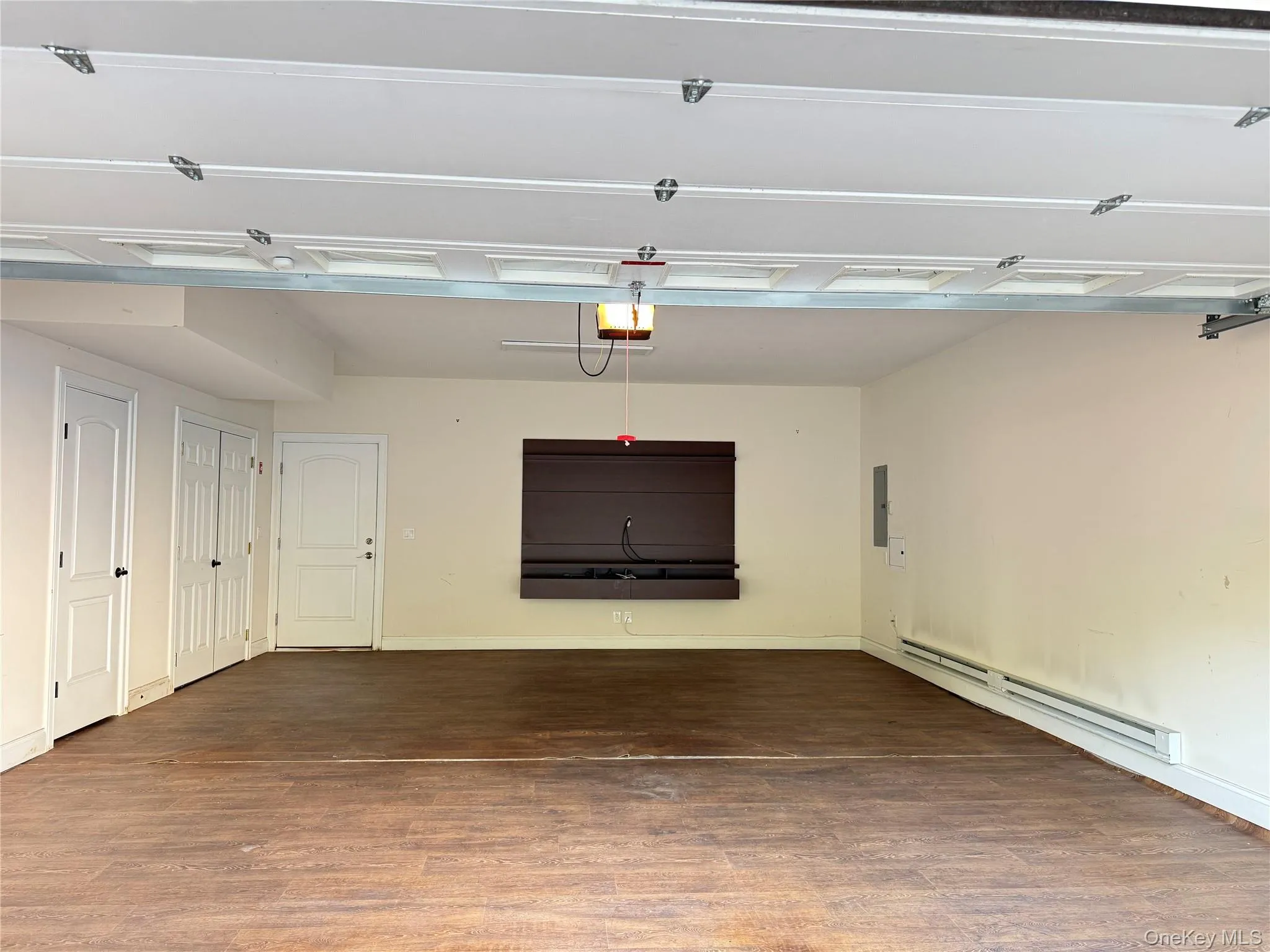 318 Cross Street, North Hempstead, NY, 2 Bedrooms Bedrooms, 7 Rooms Rooms,2 BathroomsBathrooms,Residential,For Rent,Cross,0,1031798 318 Cross Street, North Hempstead, NY, 2 Bedrooms Bedrooms, 7 Rooms Rooms,2 BathroomsBathrooms,Residential,For Rent,Cross,0,1031798