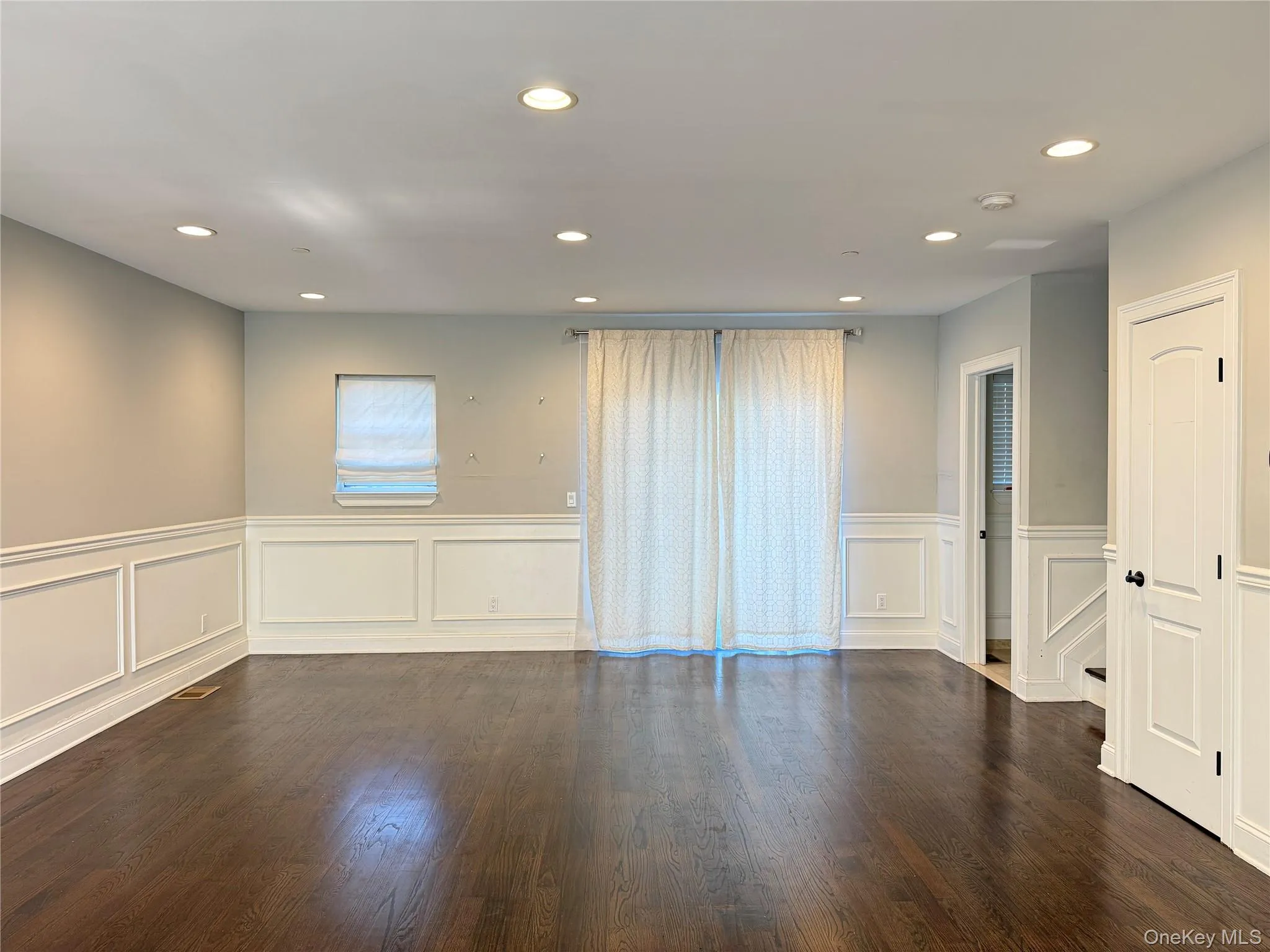 318 Cross Street, North Hempstead, NY, 2 Bedrooms Bedrooms, 7 Rooms Rooms,2 BathroomsBathrooms,Residential,For Rent,Cross,0,1031798 318 Cross Street, North Hempstead, NY, 2 Bedrooms Bedrooms, 7 Rooms Rooms,2 BathroomsBathrooms,Residential,For Rent,Cross,0,1031798