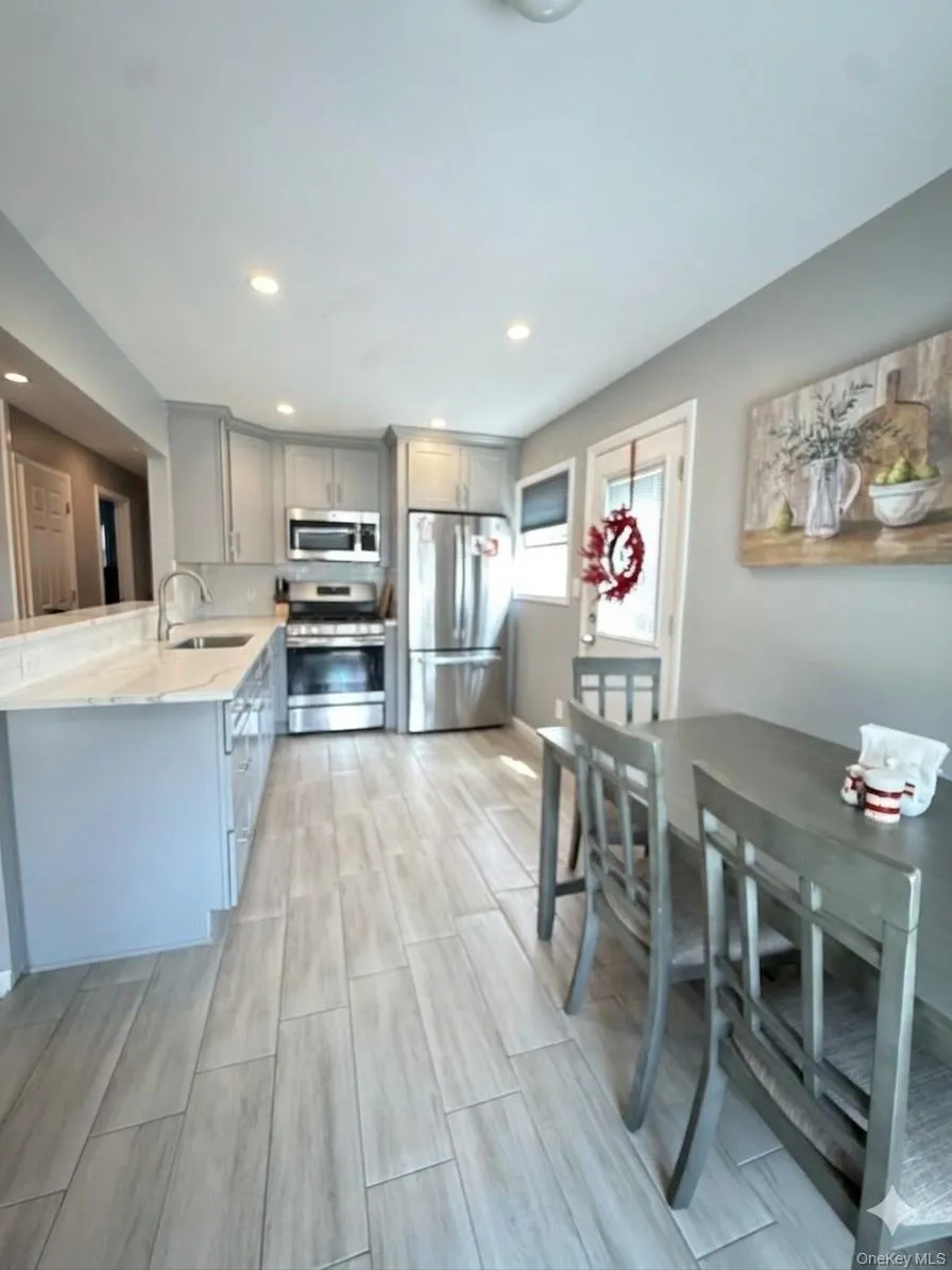 82 Hollywood Avenue, Babylon, NY, 4 Bedrooms Bedrooms, 7 Rooms Rooms,1 BathroomBathrooms,Residential Lease,For Rent,Hollywood,0,1031800 82 Hollywood Avenue, Babylon, NY, 4 Bedrooms Bedrooms, 7 Rooms Rooms,1 BathroomBathrooms,Residential Lease,For Rent,Hollywood,0,1031800