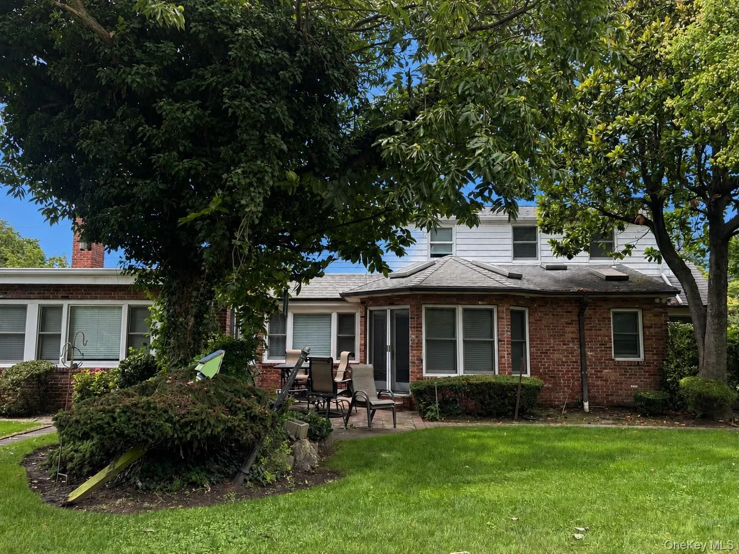 126 Hillside Avenue, North Hempstead, NY, 4 Bedrooms Bedrooms, 8 Rooms Rooms,2 BathroomsBathrooms,Residential Lease,For Rent,Hillside,0,1031806 126 Hillside Avenue, North Hempstead, NY, 4 Bedrooms Bedrooms, 8 Rooms Rooms,2 BathroomsBathrooms,Residential Lease,For Rent,Hillside,0,1031806