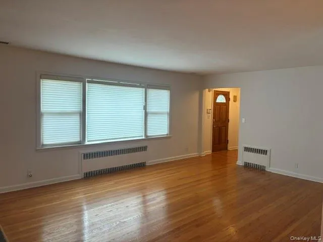 126 Hillside Avenue, North Hempstead, NY, 4 Bedrooms Bedrooms, 8 Rooms Rooms,2 BathroomsBathrooms,Residential Lease,For Rent,Hillside,0,1031806 126 Hillside Avenue, North Hempstead, NY, 4 Bedrooms Bedrooms, 8 Rooms Rooms,2 BathroomsBathrooms,Residential Lease,For Rent,Hillside,0,1031806