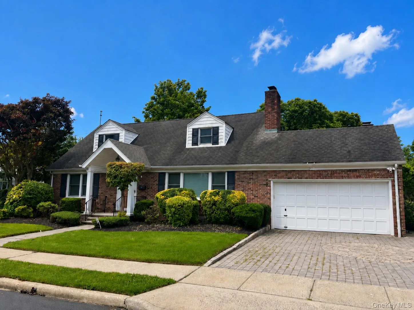 126 Hillside Avenue, North Hempstead, NY, 4 Bedrooms Bedrooms, 8 Rooms Rooms,2 BathroomsBathrooms,Residential Lease,For Rent,Hillside,0,1031806 126 Hillside Avenue, North Hempstead, NY, 4 Bedrooms Bedrooms, 8 Rooms Rooms,2 BathroomsBathrooms,Residential Lease,For Rent,Hillside,0,1031806