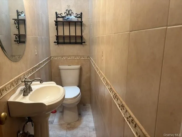 126 Hillside Avenue, North Hempstead, NY, 4 Bedrooms Bedrooms, 8 Rooms Rooms,2 BathroomsBathrooms,Residential Lease,For Rent,Hillside,0,1031806 126 Hillside Avenue, North Hempstead, NY, 4 Bedrooms Bedrooms, 8 Rooms Rooms,2 BathroomsBathrooms,Residential Lease,For Rent,Hillside,0,1031806