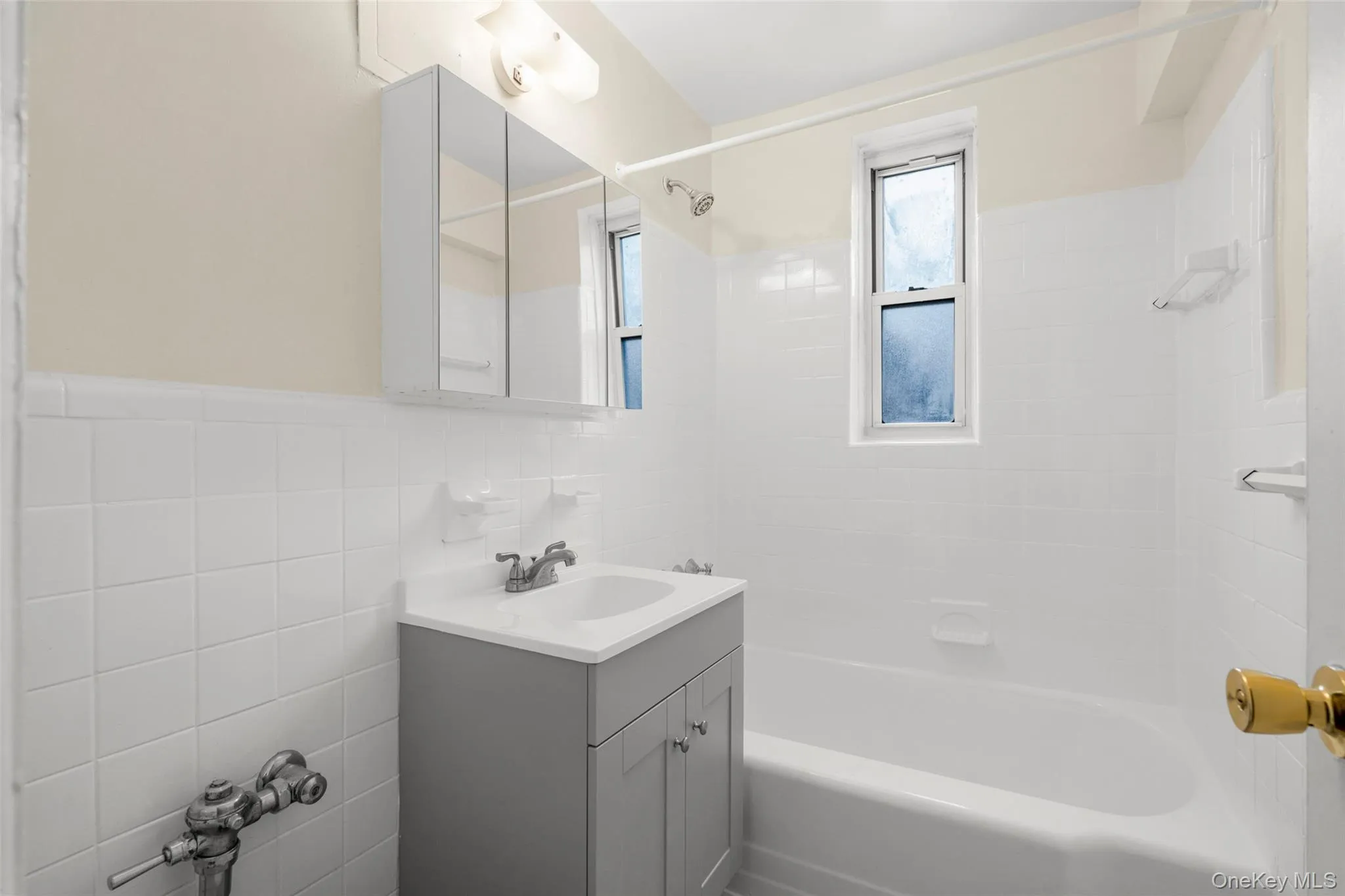 125 Bronx River Road, Yonkers, NY, 3 Rooms Rooms,1 BathroomBathrooms,Residential,For Rent,Bronx River,0,1031807 125 Bronx River Road, Yonkers, NY, 3 Rooms Rooms,1 BathroomBathrooms,Residential,For Rent,Bronx River,0,1031807