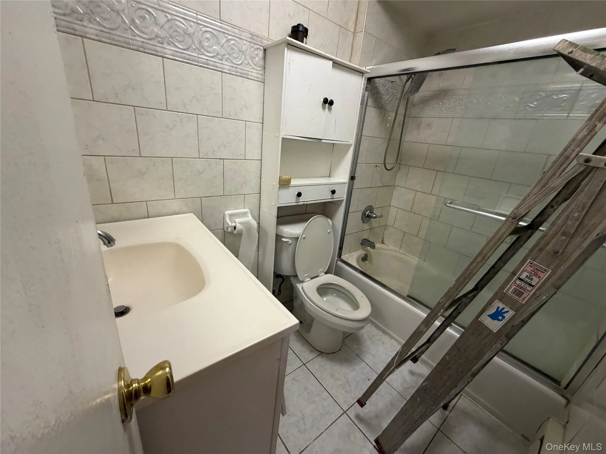 4335 223rd Street, New York, NY, 3 Bedrooms Bedrooms, 6 Rooms Rooms,2 BathroomsBathrooms,Residential Lease,For Rent,223rd,0,1031812 4335 223rd Street, New York, NY, 3 Bedrooms Bedrooms, 6 Rooms Rooms,2 BathroomsBathrooms,Residential Lease,For Rent,223rd,0,1031812