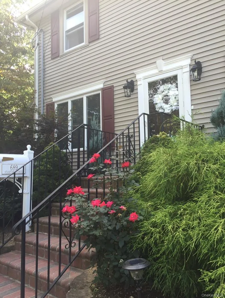 689 Stanton Avenue, Hempstead, NY, 3 Bedrooms Bedrooms, 6 Rooms Rooms,1 BathroomBathrooms,Residential,For Rent,Stanton,0,1031815 689 Stanton Avenue, Hempstead, NY, 3 Bedrooms Bedrooms, 6 Rooms Rooms,1 BathroomBathrooms,Residential,For Rent,Stanton,0,1031815