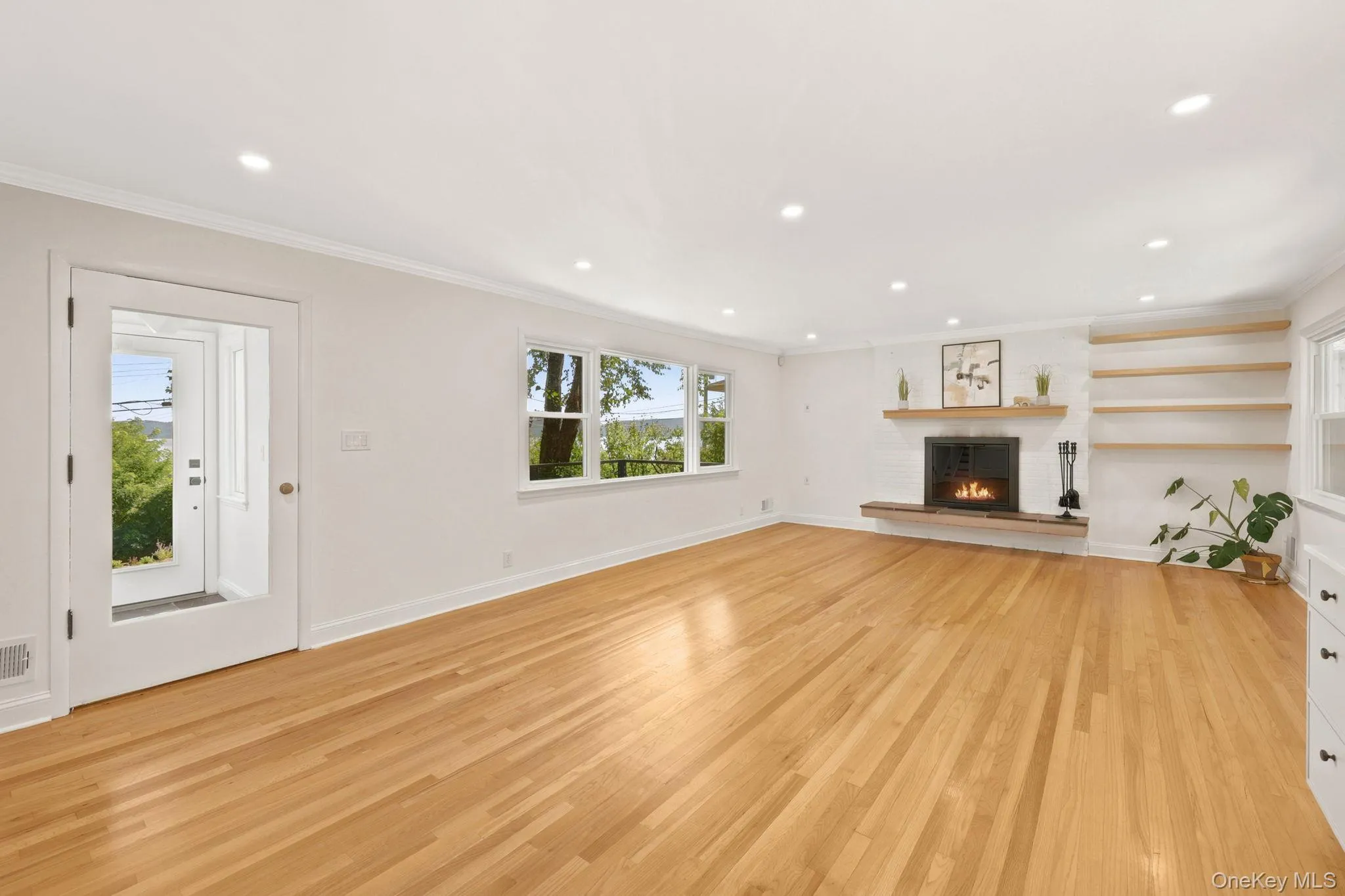 There is a vestibule as you enter the formt door, with large closet and flagstone flooring. There is a vestibule as you enter the formt door, with large closet and flagstone flooring.