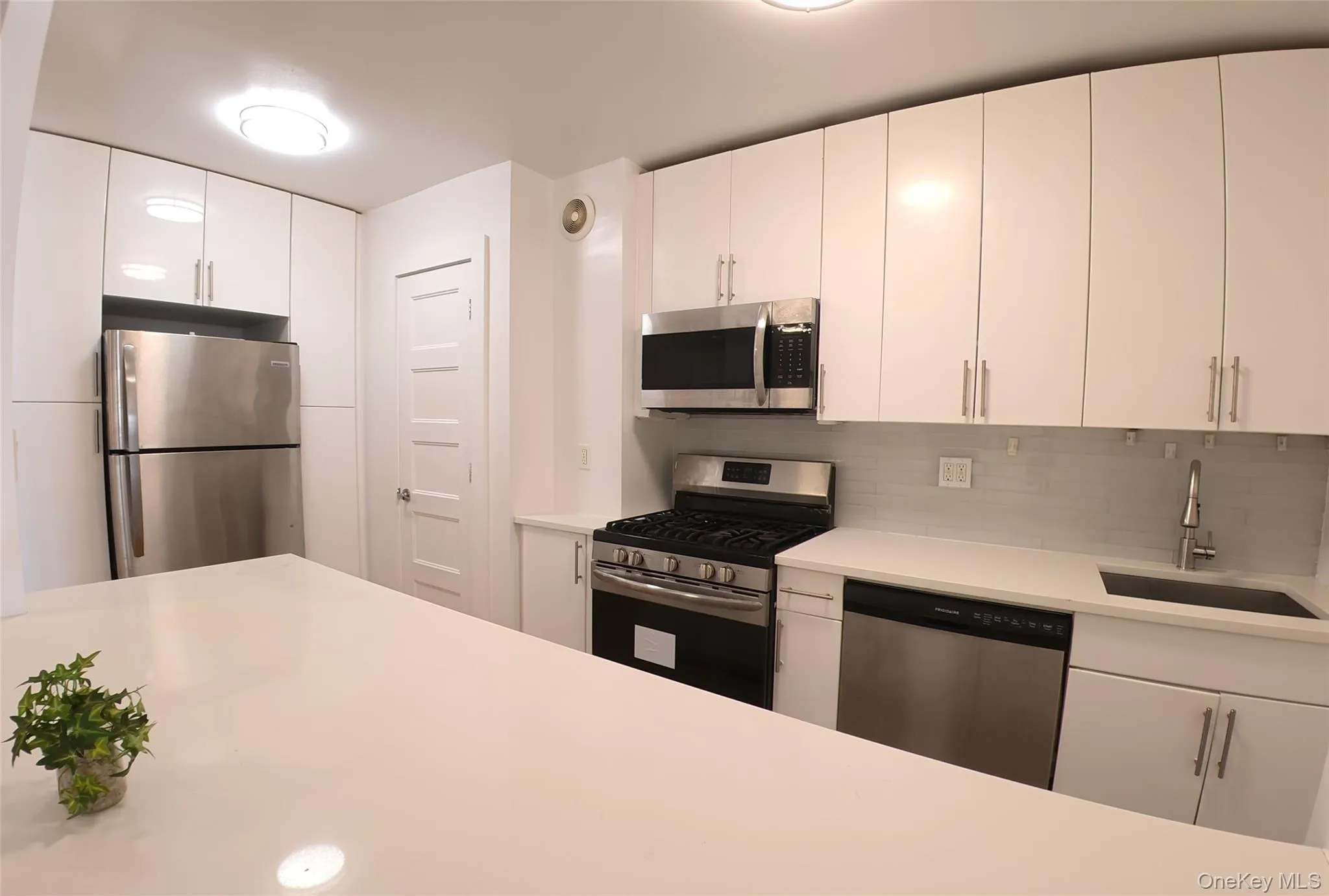 14220 Franklin Avenue, New York, NY, 2 Bedrooms Bedrooms, 5 Rooms Rooms,1 BathroomBathrooms,Residential,For Rent,Franklin,0,1031824 14220 Franklin Avenue, New York, NY, 2 Bedrooms Bedrooms, 5 Rooms Rooms,1 BathroomBathrooms,Residential,For Rent,Franklin,0,1031824