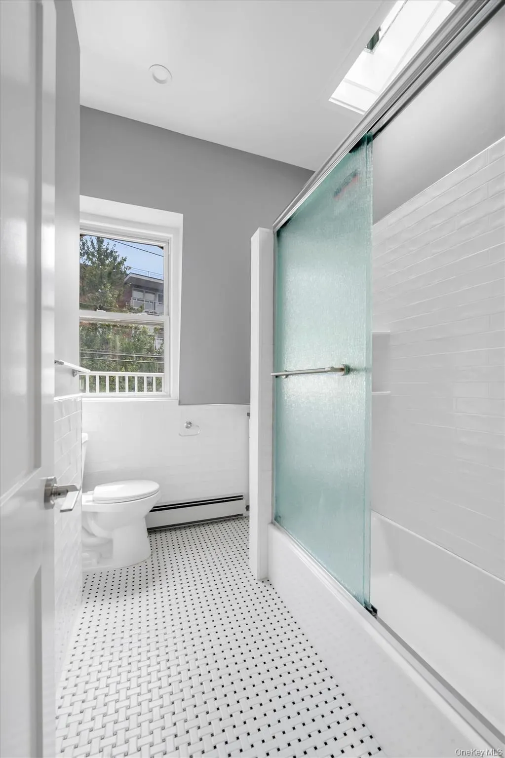 33 Central Drive, North Hempstead, NY, 1 Bedroom Bedrooms, 4 Rooms Rooms,1 BathroomBathrooms,Residential Lease,For Rent,Central,0,1031830 33 Central Drive, North Hempstead, NY, 1 Bedroom Bedrooms, 4 Rooms Rooms,1 BathroomBathrooms,Residential Lease,For Rent,Central,0,1031830