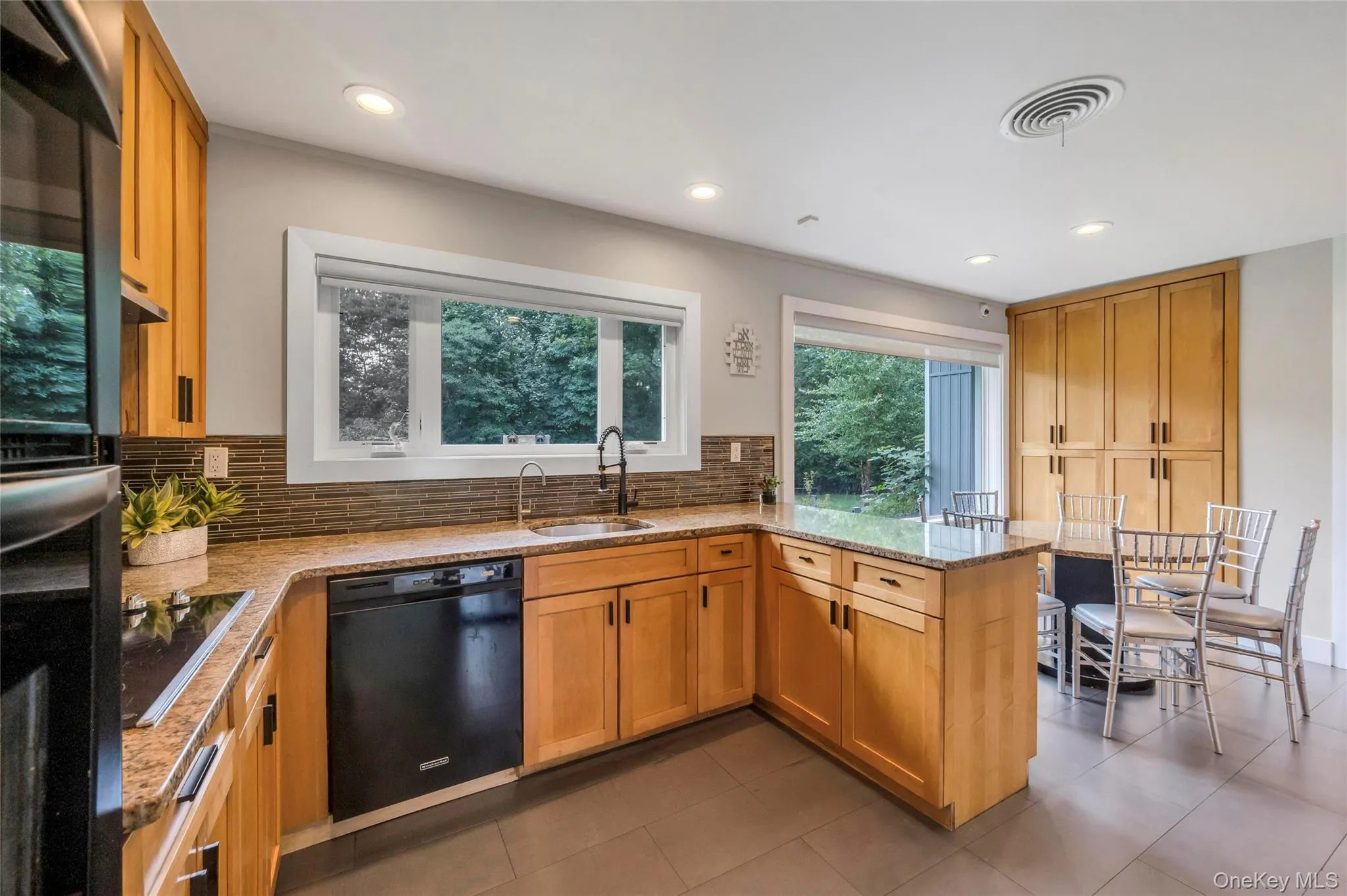 125 Hicks Lane, North Hempstead, NY, 5 Bedrooms Bedrooms, 11 Rooms Rooms,3 BathroomsBathrooms,Residential,For Rent,Hicks,0,1031832 125 Hicks Lane, North Hempstead, NY, 5 Bedrooms Bedrooms, 11 Rooms Rooms,3 BathroomsBathrooms,Residential,For Rent,Hicks,0,1031832