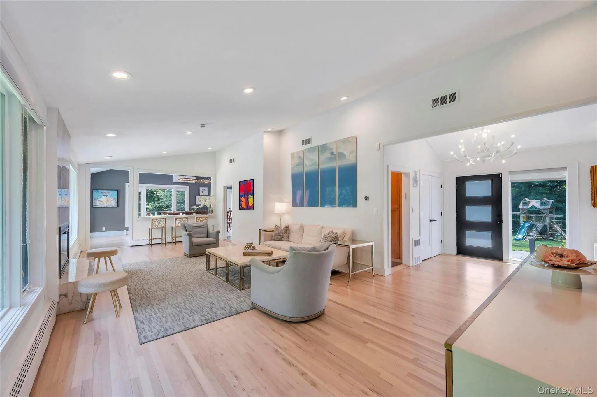 125 Hicks Lane, North Hempstead, NY, 5 Bedrooms Bedrooms, 11 Rooms Rooms,3 BathroomsBathrooms,Residential,For Rent,Hicks,0,1031832 125 Hicks Lane, North Hempstead, NY, 5 Bedrooms Bedrooms, 11 Rooms Rooms,3 BathroomsBathrooms,Residential,For Rent,Hicks,0,1031832