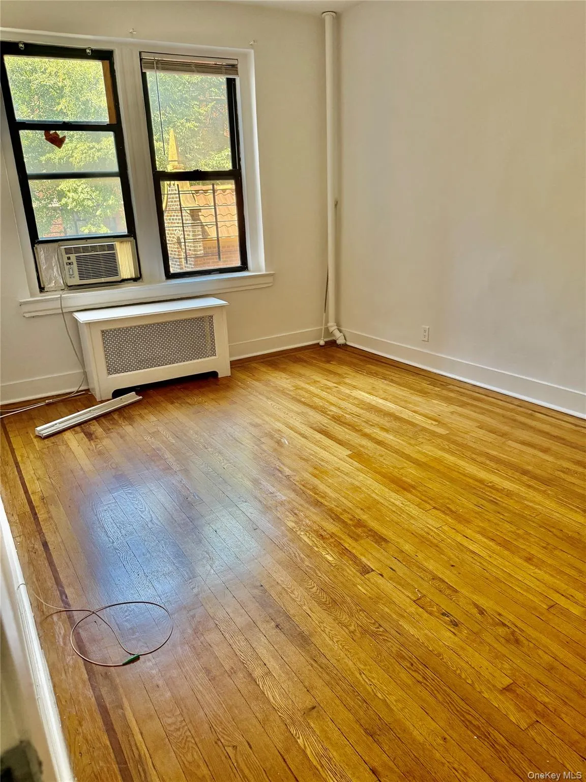 3721 80 Street, New York, NY, 2 Bedrooms Bedrooms, 4 Rooms Rooms,1 BathroomBathrooms,Residential Lease,For Rent,80,0,1031843 3721 80 Street, New York, NY, 2 Bedrooms Bedrooms, 4 Rooms Rooms,1 BathroomBathrooms,Residential Lease,For Rent,80,0,1031843