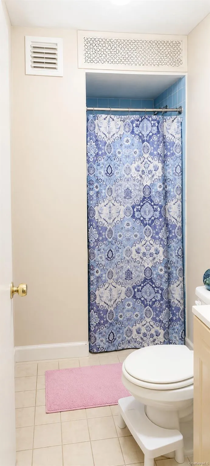 9206 242nd Street, New York, NY, 3 Bedrooms Bedrooms, 6 Rooms Rooms,2 BathroomsBathrooms,Residential Lease,For Rent,242nd,0,1031853 9206 242nd Street, New York, NY, 3 Bedrooms Bedrooms, 6 Rooms Rooms,2 BathroomsBathrooms,Residential Lease,For Rent,242nd,0,1031853