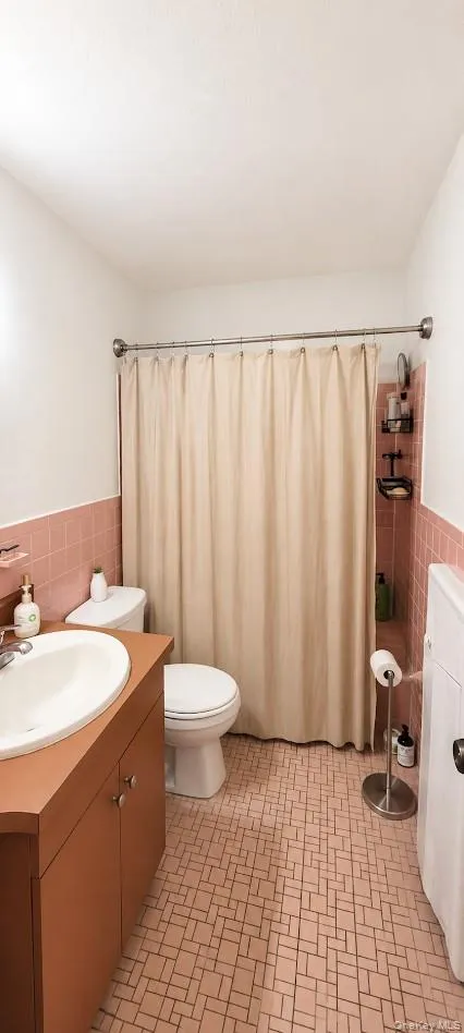 9206 242nd Street, New York, NY, 3 Bedrooms Bedrooms, 6 Rooms Rooms,2 BathroomsBathrooms,Residential Lease,For Rent,242nd,0,1031853 9206 242nd Street, New York, NY, 3 Bedrooms Bedrooms, 6 Rooms Rooms,2 BathroomsBathrooms,Residential Lease,For Rent,242nd,0,1031853