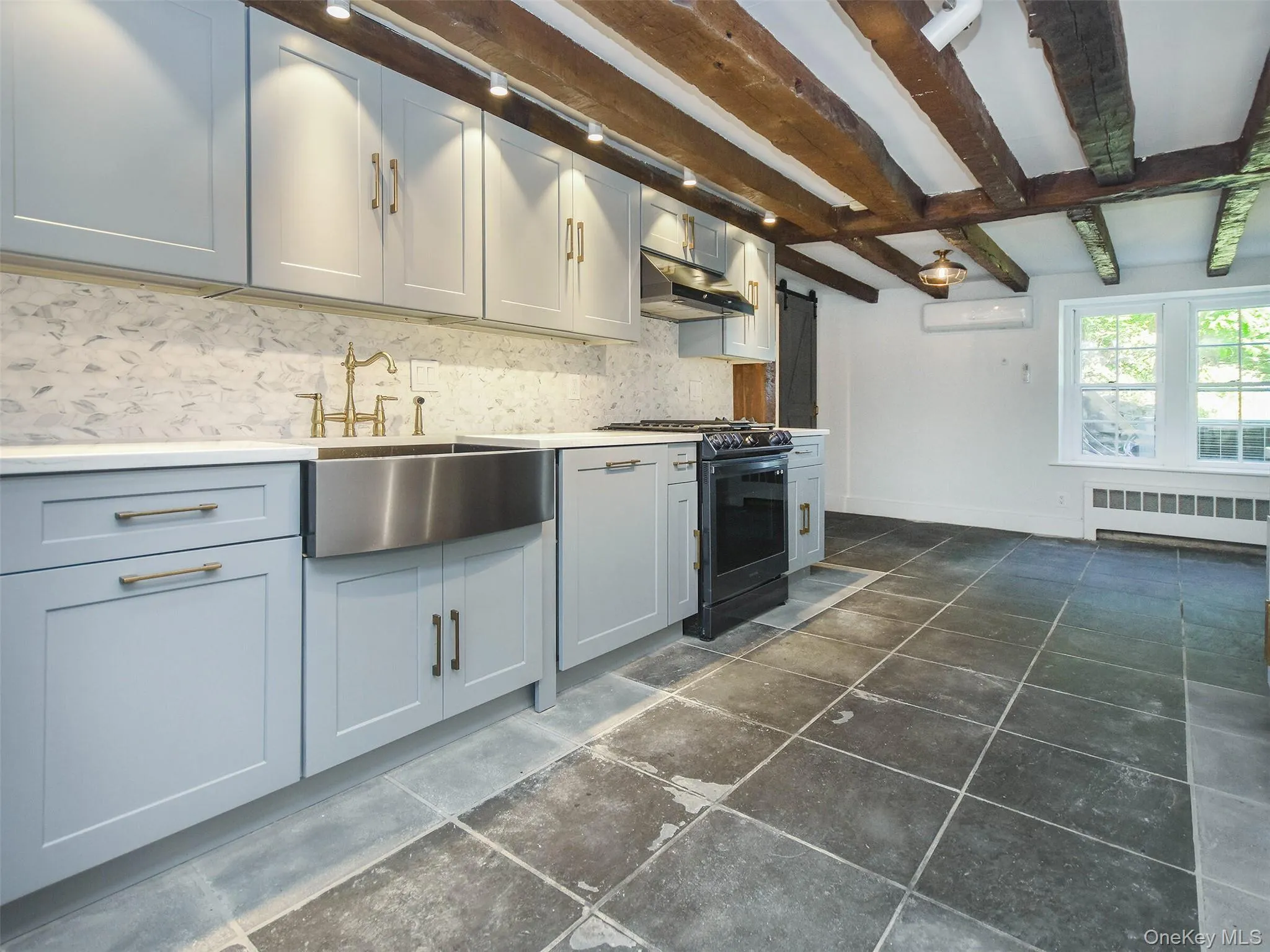 150 Main Street, North Hempstead, NY, 3 Bedrooms Bedrooms, 8 Rooms Rooms,3 BathroomsBathrooms,Residential Lease,For Rent,Main,0,1031854 150 Main Street, North Hempstead, NY, 3 Bedrooms Bedrooms, 8 Rooms Rooms,3 BathroomsBathrooms,Residential Lease,For Rent,Main,0,1031854