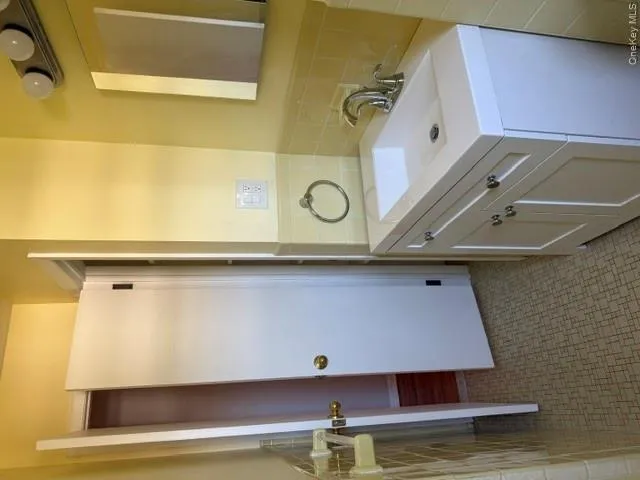 Bathroom Bathroom