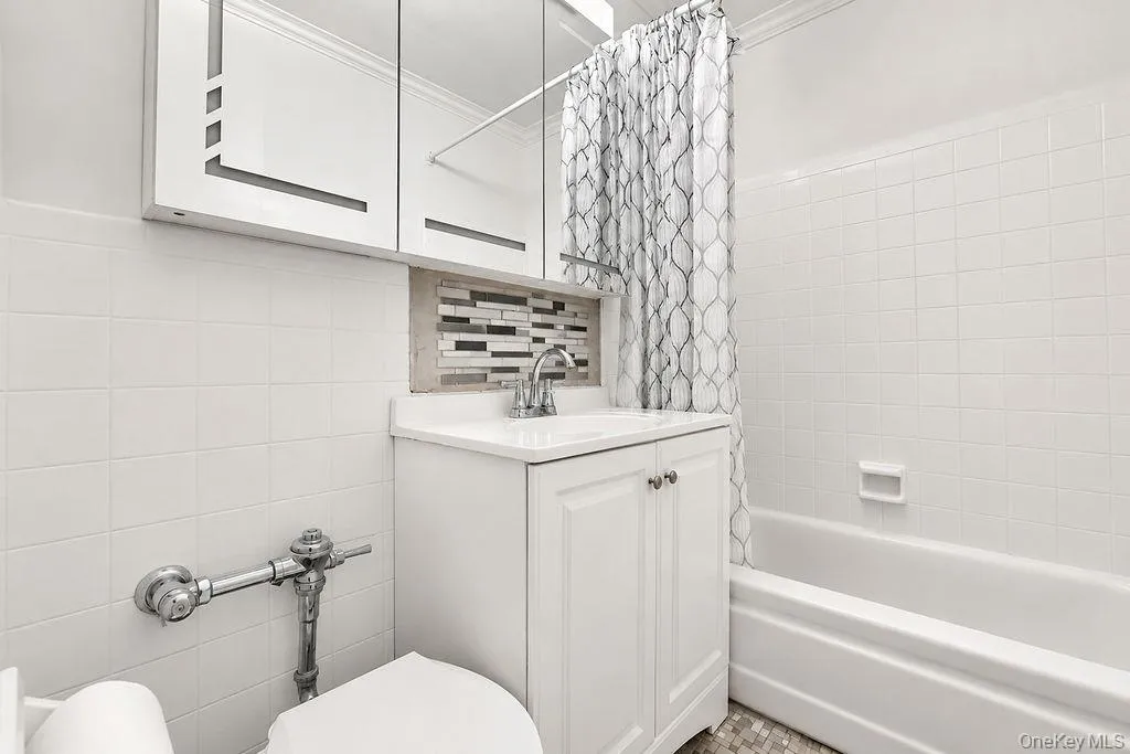 9910 60th Avenue, New York, NY, 2 Bedrooms Bedrooms, 8 Rooms Rooms,1 BathroomBathrooms,Residential,For Rent,60th,0,1031869 9910 60th Avenue, New York, NY, 2 Bedrooms Bedrooms, 8 Rooms Rooms,1 BathroomBathrooms,Residential,For Rent,60th,0,1031869