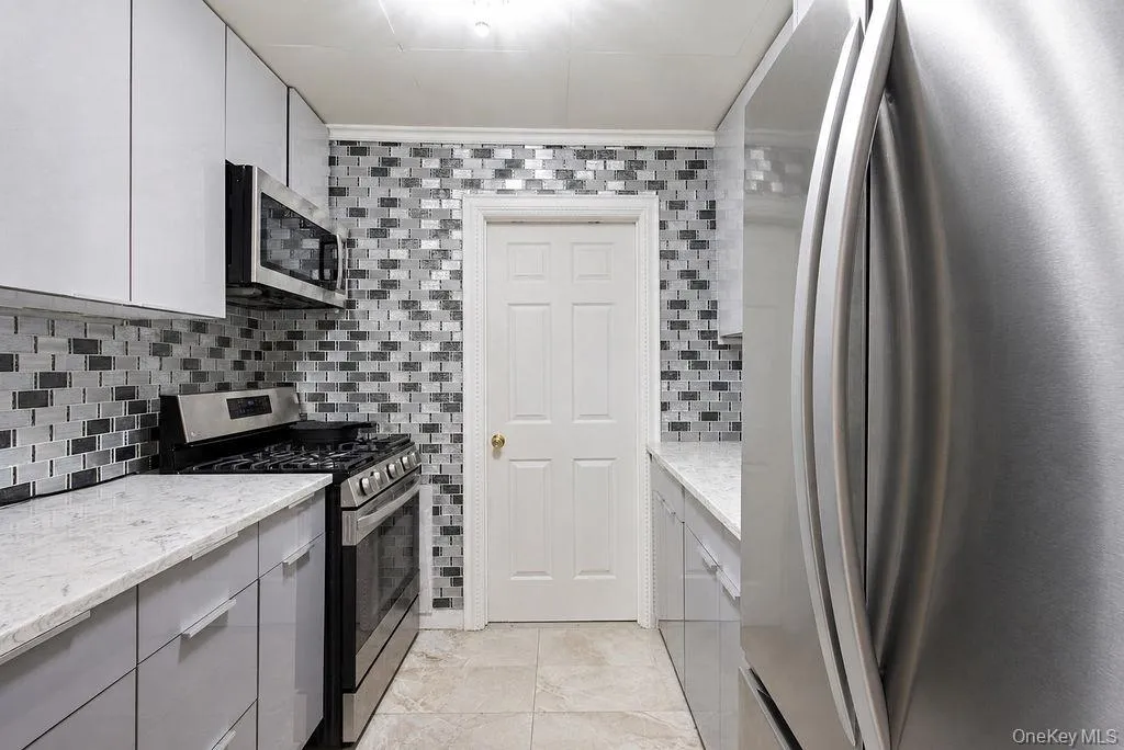 9910 60th Avenue, New York, NY, 2 Bedrooms Bedrooms, 8 Rooms Rooms,1 BathroomBathrooms,Residential,For Rent,60th,0,1031869 9910 60th Avenue, New York, NY, 2 Bedrooms Bedrooms, 8 Rooms Rooms,1 BathroomBathrooms,Residential,For Rent,60th,0,1031869