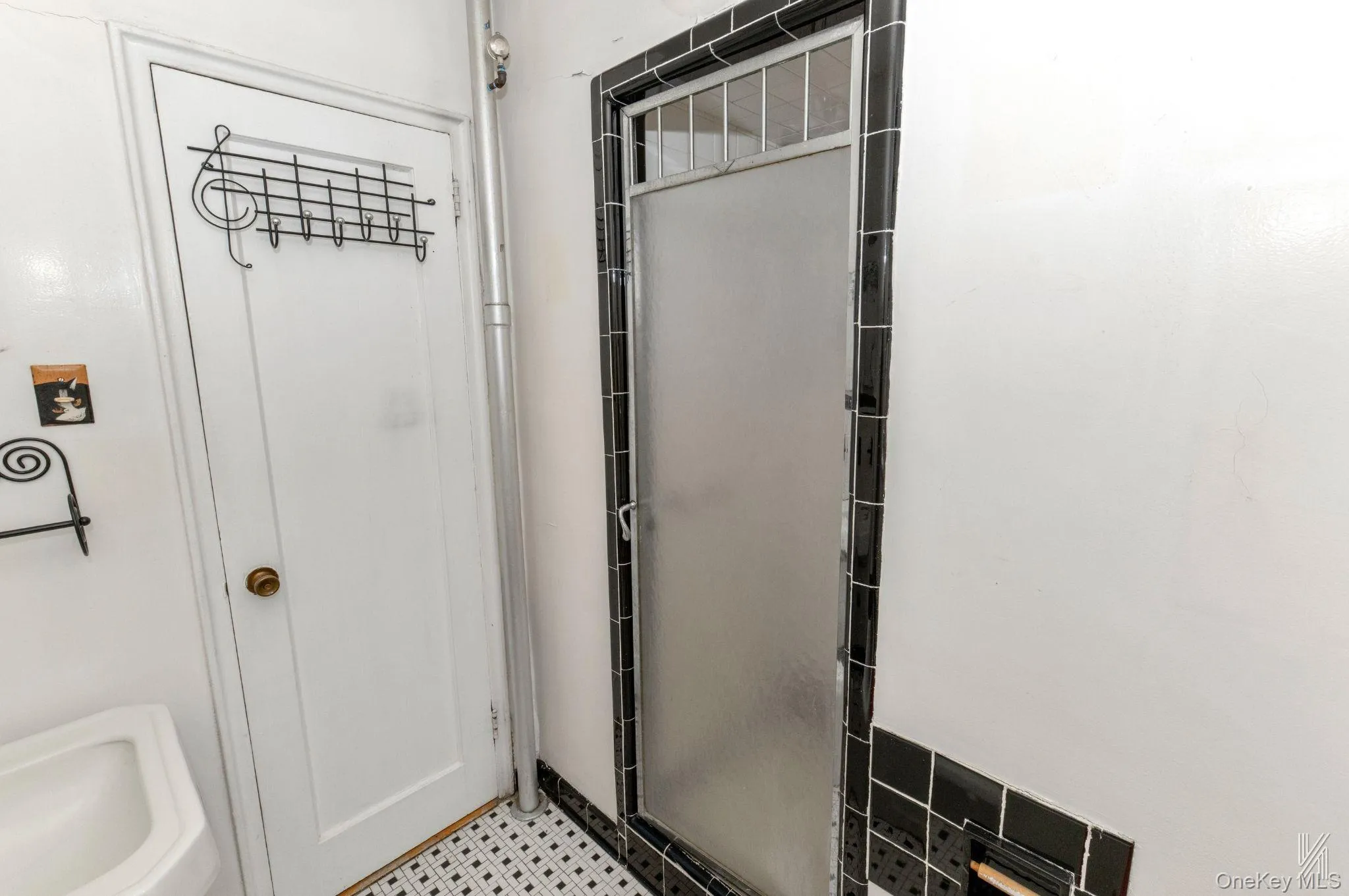 34-41 85th Street, New York, NY, 2 Bedrooms Bedrooms, 5 Rooms Rooms,1 BathroomBathrooms,Residential,For Rent,85th,0,1031870 34-41 85th Street, New York, NY, 2 Bedrooms Bedrooms, 5 Rooms Rooms,1 BathroomBathrooms,Residential,For Rent,85th,0,1031870