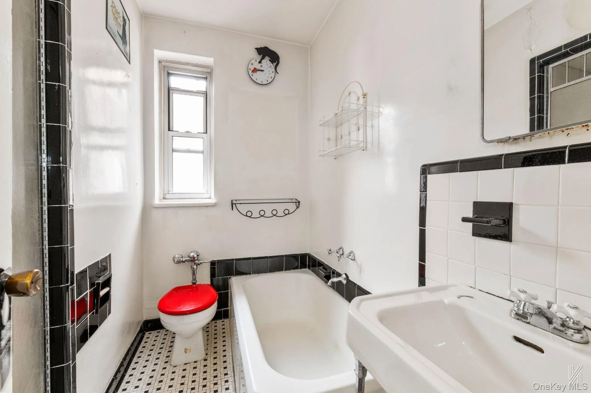 34-41 85th Street, New York, NY, 2 Bedrooms Bedrooms, 5 Rooms Rooms,1 BathroomBathrooms,Residential,For Rent,85th,0,1031870 34-41 85th Street, New York, NY, 2 Bedrooms Bedrooms, 5 Rooms Rooms,1 BathroomBathrooms,Residential,For Rent,85th,0,1031870