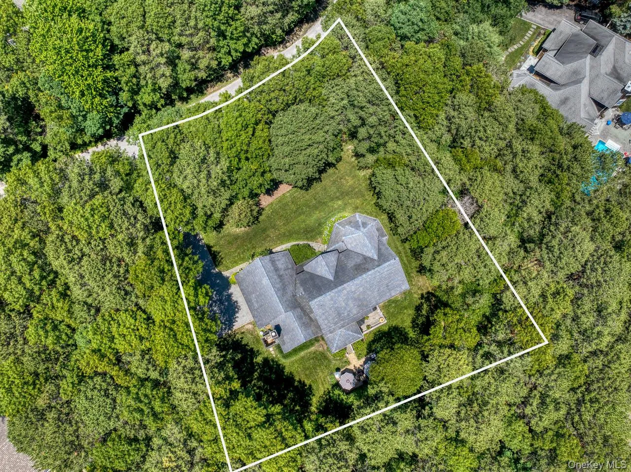 143 Malloy Drive, Southampton, NY, 4 Bedrooms Bedrooms, 13 Rooms Rooms,3 BathroomsBathrooms,Residential,For Rent,Malloy,0,1031875 143 Malloy Drive, Southampton, NY, 4 Bedrooms Bedrooms, 13 Rooms Rooms,3 BathroomsBathrooms,Residential,For Rent,Malloy,0,1031875