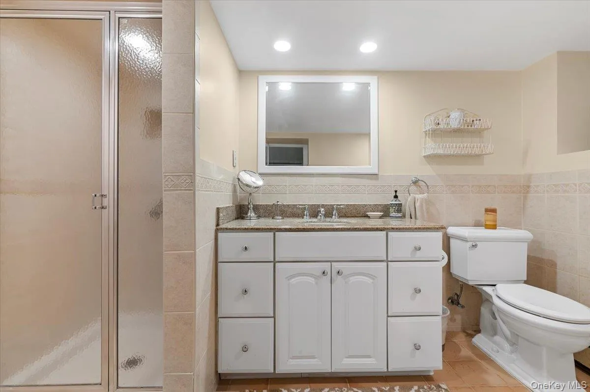Full Bath Full Bath