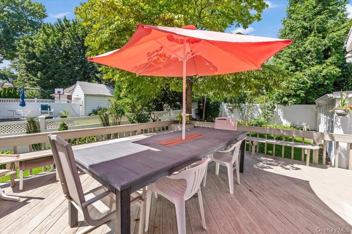 17 Cypress Avenue, North Hempstead, NY, 4 Bedrooms Bedrooms, 9 Rooms Rooms,2 BathroomsBathrooms,Residential,For Rent,Cypress,0,1031880 17 Cypress Avenue, North Hempstead, NY, 4 Bedrooms Bedrooms, 9 Rooms Rooms,2 BathroomsBathrooms,Residential,For Rent,Cypress,0,1031880