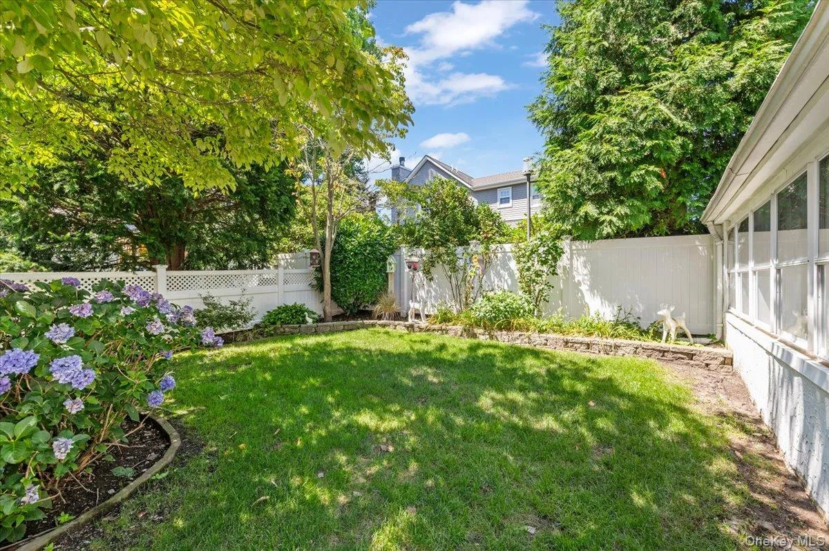 17 Cypress Avenue, North Hempstead, NY, 4 Bedrooms Bedrooms, 9 Rooms Rooms,2 BathroomsBathrooms,Residential,For Rent,Cypress,0,1031880 17 Cypress Avenue, North Hempstead, NY, 4 Bedrooms Bedrooms, 9 Rooms Rooms,2 BathroomsBathrooms,Residential,For Rent,Cypress,0,1031880