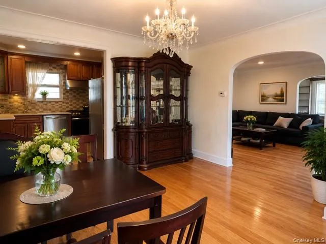 25511 Iowa Road, North Hempstead, NY, 3 Bedrooms Bedrooms, 10 Rooms Rooms,1 BathroomBathrooms,Residential,For Rent,Iowa,0,1031886 25511 Iowa Road, North Hempstead, NY, 3 Bedrooms Bedrooms, 10 Rooms Rooms,1 BathroomBathrooms,Residential,For Rent,Iowa,0,1031886
