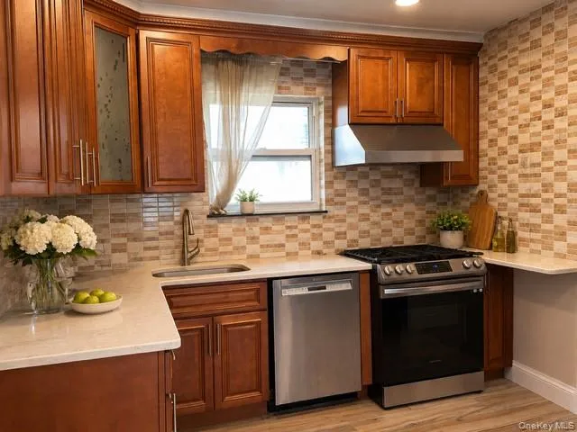 25511 Iowa Road, North Hempstead, NY, 3 Bedrooms Bedrooms, 10 Rooms Rooms,1 BathroomBathrooms,Residential,For Rent,Iowa,0,1031886 25511 Iowa Road, North Hempstead, NY, 3 Bedrooms Bedrooms, 10 Rooms Rooms,1 BathroomBathrooms,Residential,For Rent,Iowa,0,1031886