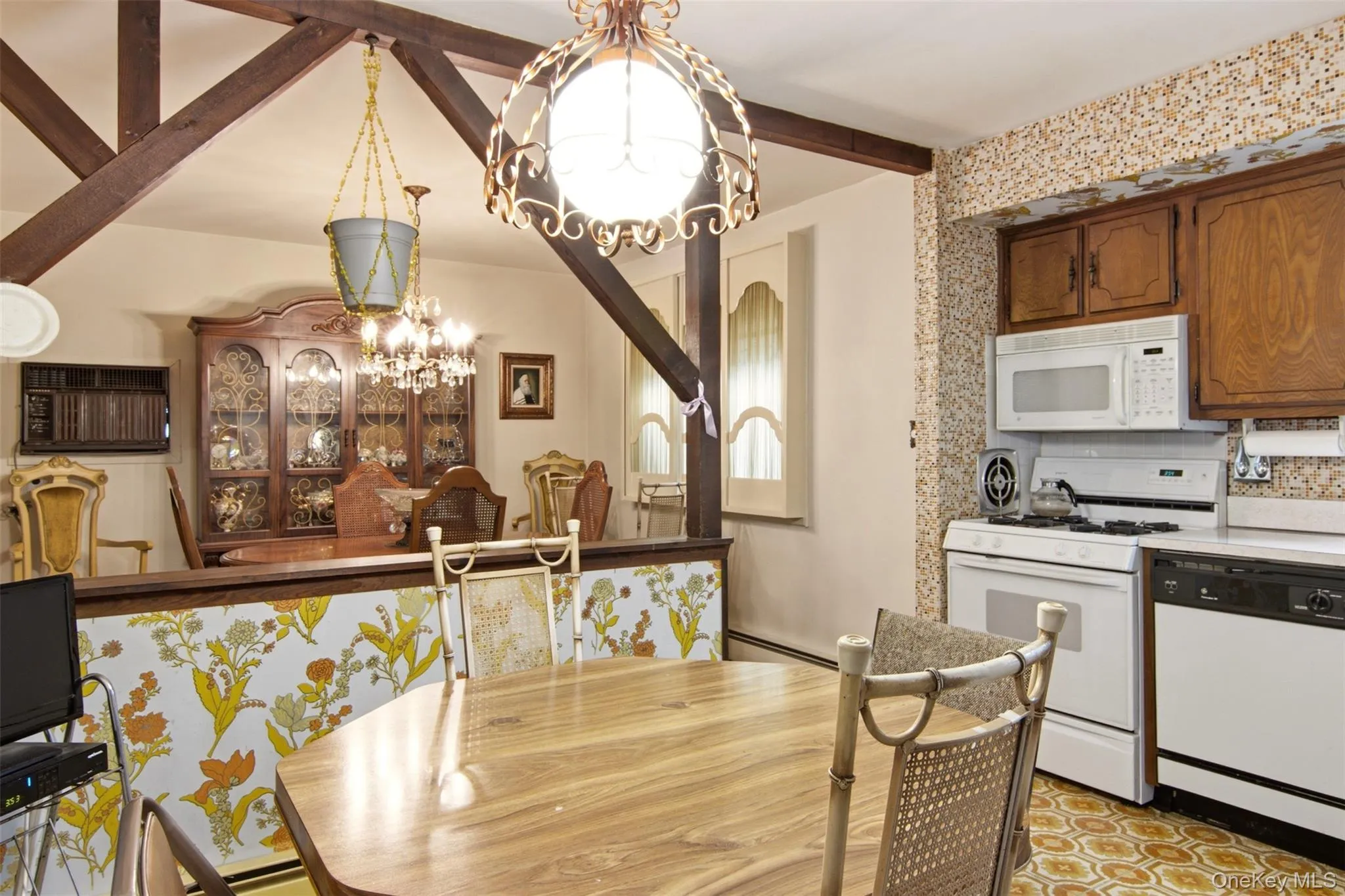 4 Smithtown Crescent, Smithtown, NY, 4 Bedrooms Bedrooms, 8 Rooms Rooms,1 BathroomBathrooms,Residential,For Rent,Smithtown,0,1031895 4 Smithtown Crescent, Smithtown, NY, 4 Bedrooms Bedrooms, 8 Rooms Rooms,1 BathroomBathrooms,Residential,For Rent,Smithtown,0,1031895