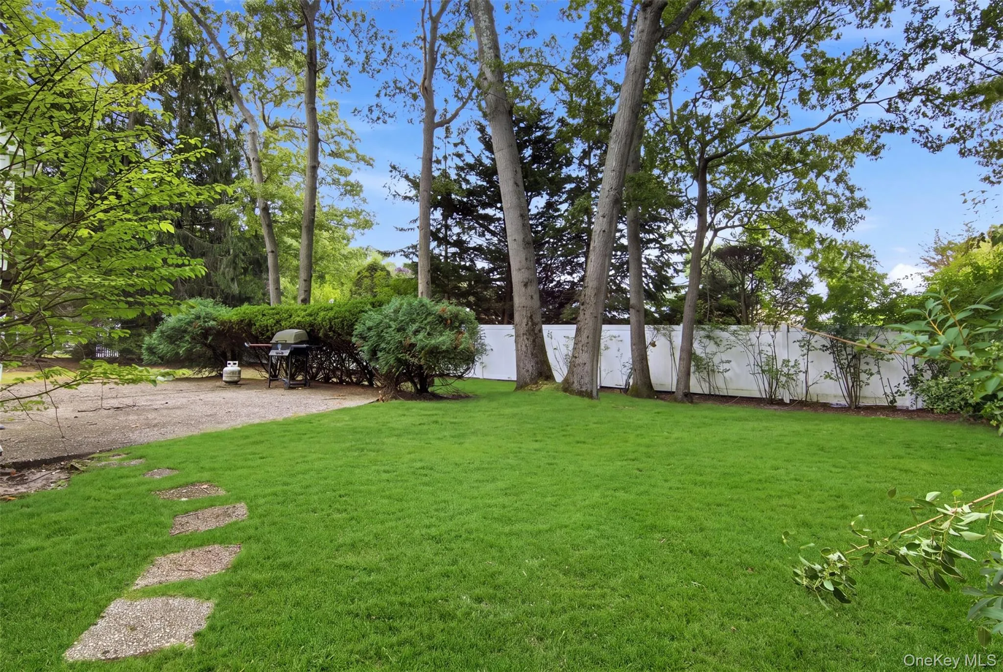 4 Smithtown Crescent, Smithtown, NY, 4 Bedrooms Bedrooms, 8 Rooms Rooms,1 BathroomBathrooms,Residential,For Rent,Smithtown,0,1031895 4 Smithtown Crescent, Smithtown, NY, 4 Bedrooms Bedrooms, 8 Rooms Rooms,1 BathroomBathrooms,Residential,For Rent,Smithtown,0,1031895