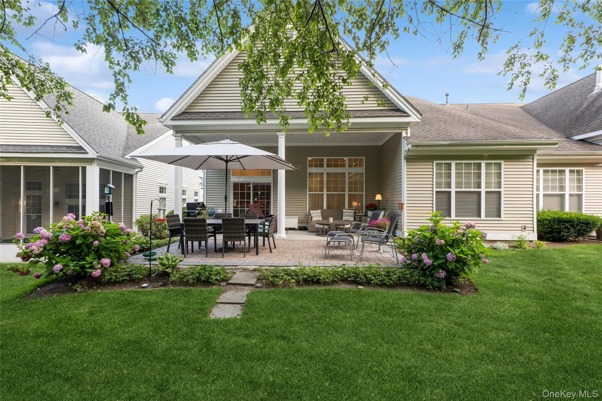 228 Sonata Court, Brookhaven, NY, 2 Bedrooms Bedrooms, 6 Rooms Rooms,2 BathroomsBathrooms,Residential Lease,For Rent,Sonata,0,1031899 228 Sonata Court, Brookhaven, NY, 2 Bedrooms Bedrooms, 6 Rooms Rooms,2 BathroomsBathrooms,Residential Lease,For Rent,Sonata,0,1031899