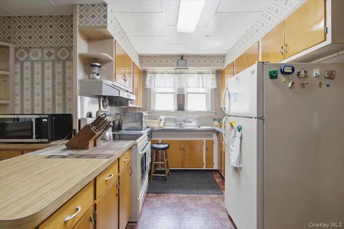 166 Spring Street, Catskill, NY, 3 Bedrooms Bedrooms, 9 Rooms Rooms,1 BathroomBathrooms,Residential,For Rent,Spring,0,1031901 166 Spring Street, Catskill, NY, 3 Bedrooms Bedrooms, 9 Rooms Rooms,1 BathroomBathrooms,Residential,For Rent,Spring,0,1031901