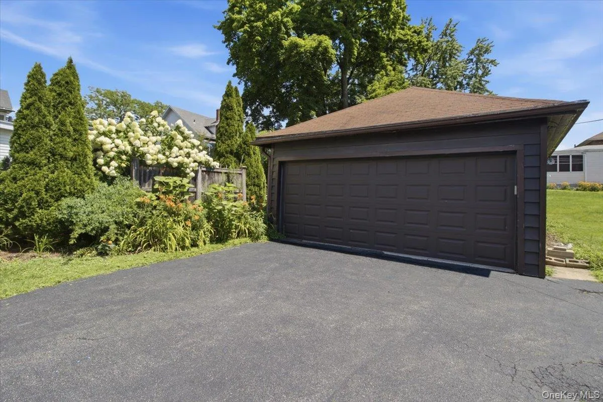 166 Spring Street, Catskill, NY, 3 Bedrooms Bedrooms, 9 Rooms Rooms,1 BathroomBathrooms,Residential,For Rent,Spring,0,1031901 166 Spring Street, Catskill, NY, 3 Bedrooms Bedrooms, 9 Rooms Rooms,1 BathroomBathrooms,Residential,For Rent,Spring,0,1031901