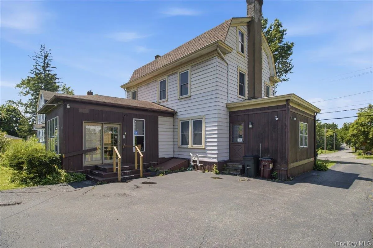 166 Spring Street, Catskill, NY, 3 Bedrooms Bedrooms, 9 Rooms Rooms,1 BathroomBathrooms,Residential,For Rent,Spring,0,1031901 166 Spring Street, Catskill, NY, 3 Bedrooms Bedrooms, 9 Rooms Rooms,1 BathroomBathrooms,Residential,For Rent,Spring,0,1031901