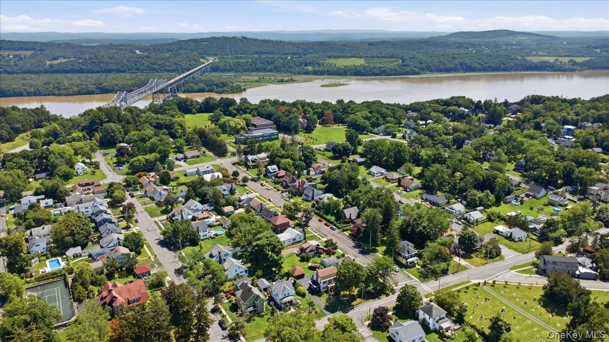166 Spring Street, Catskill, NY, 3 Bedrooms Bedrooms, 9 Rooms Rooms,1 BathroomBathrooms,Residential,For Rent,Spring,0,1031901 166 Spring Street, Catskill, NY, 3 Bedrooms Bedrooms, 9 Rooms Rooms,1 BathroomBathrooms,Residential,For Rent,Spring,0,1031901