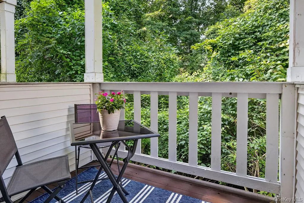 Wonderful quiet spot to relax and take in the fresh air. Wonderful quiet spot to relax and take in the fresh air.