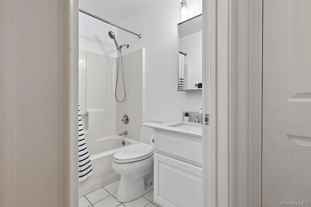 Spacious hall bathroom. Spacious hall bathroom.
