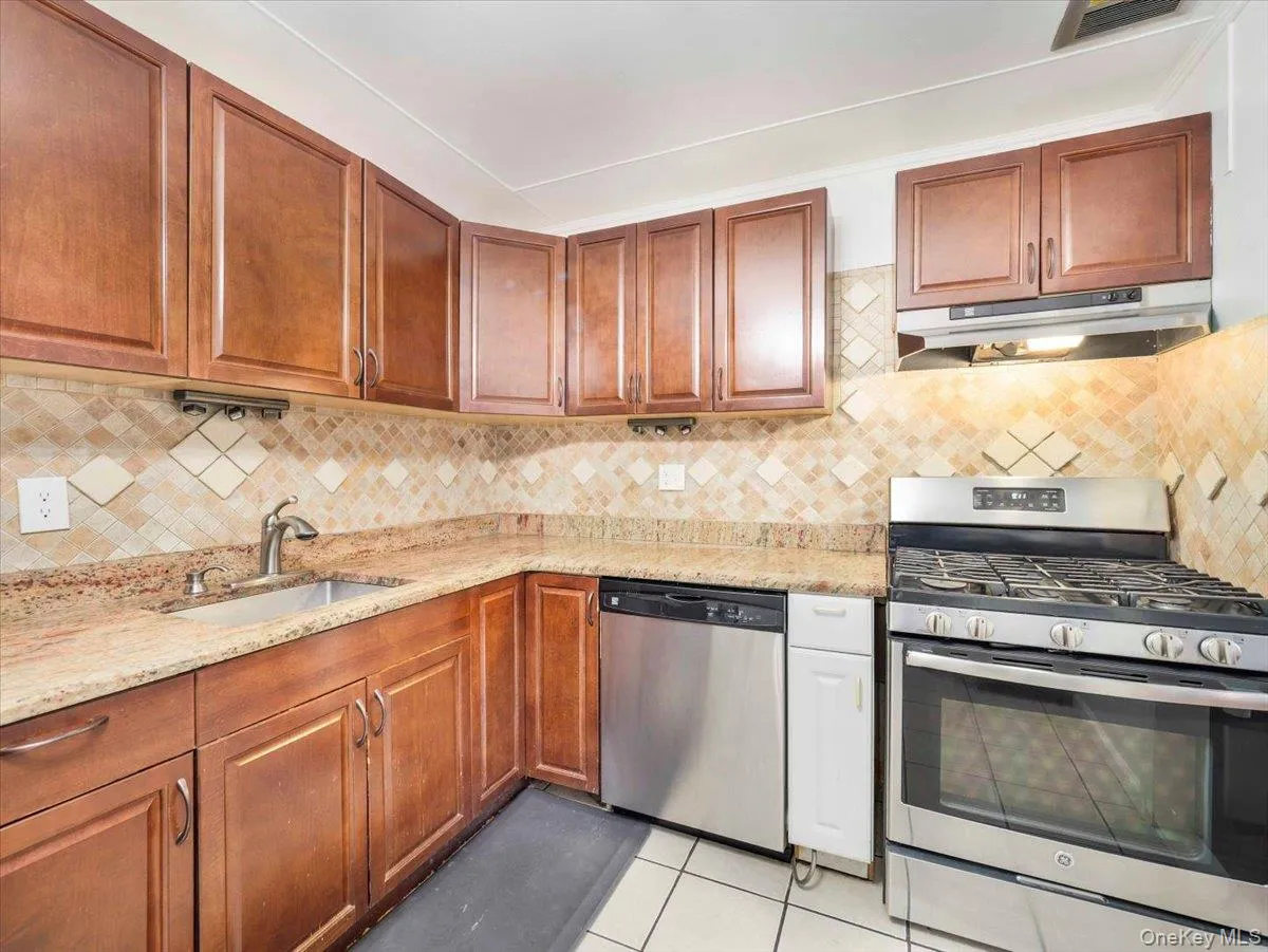 10 Brevoort Drive, Haverstraw, NY, 2 Bedrooms Bedrooms, 5 Rooms Rooms,2 BathroomsBathrooms,Residential,For Rent,Brevoort,0,1031917 10 Brevoort Drive, Haverstraw, NY, 2 Bedrooms Bedrooms, 5 Rooms Rooms,2 BathroomsBathrooms,Residential,For Rent,Brevoort,0,1031917