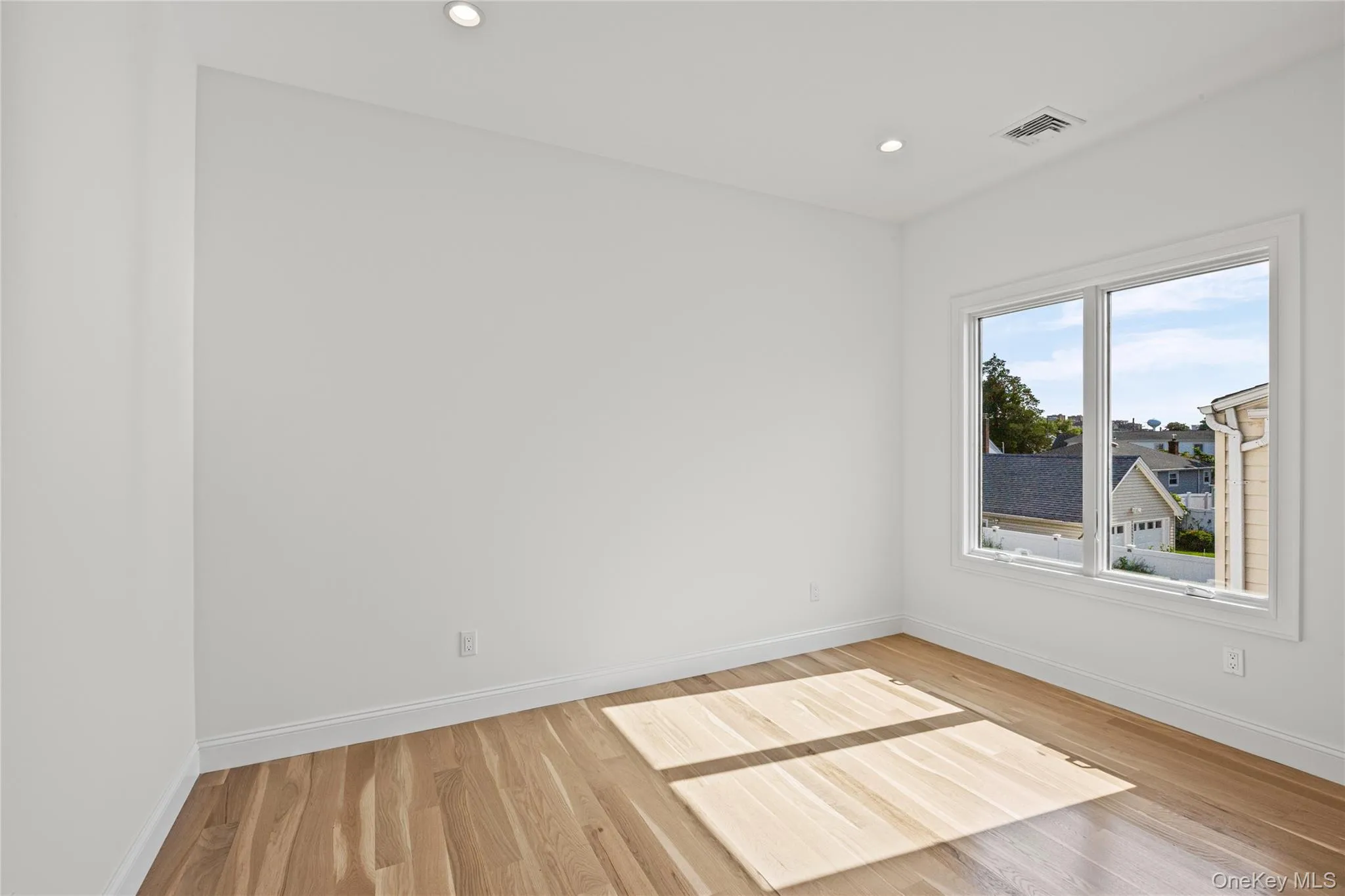 43 Westbury Avenue, North Hempstead, NY, 5 Bedrooms Bedrooms, 9 Rooms Rooms,3 BathroomsBathrooms,Residential,For Rent,Westbury,0,1031927 43 Westbury Avenue, North Hempstead, NY, 5 Bedrooms Bedrooms, 9 Rooms Rooms,3 BathroomsBathrooms,Residential,For Rent,Westbury,0,1031927