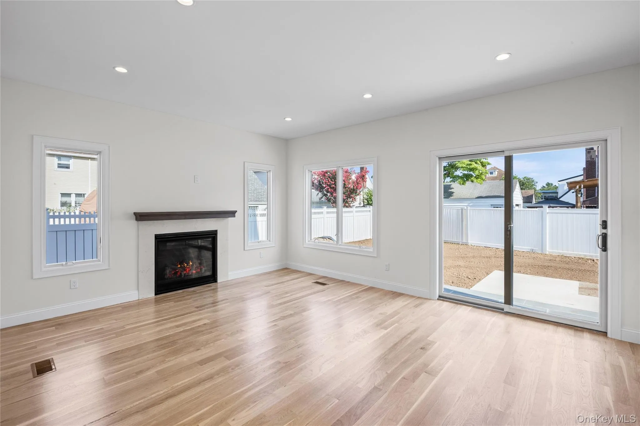 43 Westbury Avenue, North Hempstead, NY, 5 Bedrooms Bedrooms, 9 Rooms Rooms,3 BathroomsBathrooms,Residential,For Rent,Westbury,0,1031927 43 Westbury Avenue, North Hempstead, NY, 5 Bedrooms Bedrooms, 9 Rooms Rooms,3 BathroomsBathrooms,Residential,For Rent,Westbury,0,1031927