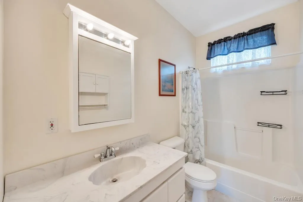 32 Prince Road, Brookhaven, NY, 5 Bedrooms Bedrooms, 11 Rooms Rooms,3 BathroomsBathrooms,Residential,For Rent,Prince,0,1031938 32 Prince Road, Brookhaven, NY, 5 Bedrooms Bedrooms, 11 Rooms Rooms,3 BathroomsBathrooms,Residential,For Rent,Prince,0,1031938