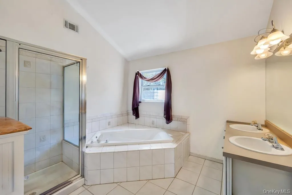 32 Prince Road, Brookhaven, NY, 5 Bedrooms Bedrooms, 11 Rooms Rooms,3 BathroomsBathrooms,Residential,For Rent,Prince,0,1031938 32 Prince Road, Brookhaven, NY, 5 Bedrooms Bedrooms, 11 Rooms Rooms,3 BathroomsBathrooms,Residential,For Rent,Prince,0,1031938