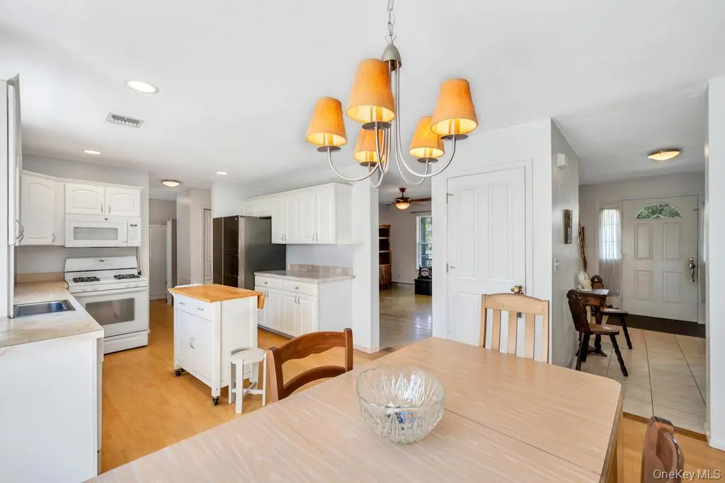32 Prince Road, Brookhaven, NY, 5 Bedrooms Bedrooms, 11 Rooms Rooms,3 BathroomsBathrooms,Residential,For Rent,Prince,0,1031938 32 Prince Road, Brookhaven, NY, 5 Bedrooms Bedrooms, 11 Rooms Rooms,3 BathroomsBathrooms,Residential,For Rent,Prince,0,1031938