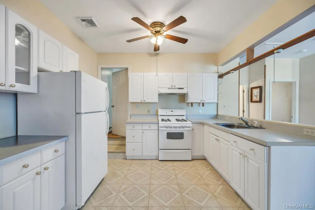 32 Prince Road, Brookhaven, NY, 5 Bedrooms Bedrooms, 11 Rooms Rooms,3 BathroomsBathrooms,Residential,For Rent,Prince,0,1031938 32 Prince Road, Brookhaven, NY, 5 Bedrooms Bedrooms, 11 Rooms Rooms,3 BathroomsBathrooms,Residential,For Rent,Prince,0,1031938