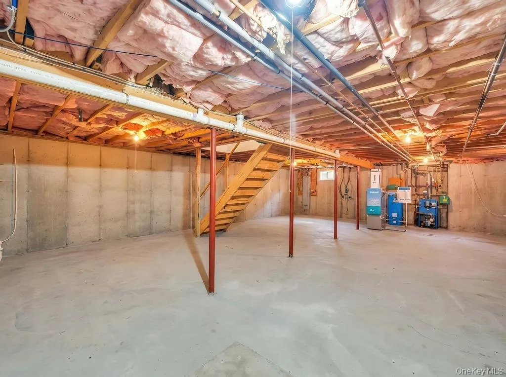 32 Prince Road, Brookhaven, NY, 5 Bedrooms Bedrooms, 11 Rooms Rooms,3 BathroomsBathrooms,Residential,For Rent,Prince,0,1031938 32 Prince Road, Brookhaven, NY, 5 Bedrooms Bedrooms, 11 Rooms Rooms,3 BathroomsBathrooms,Residential,For Rent,Prince,0,1031938