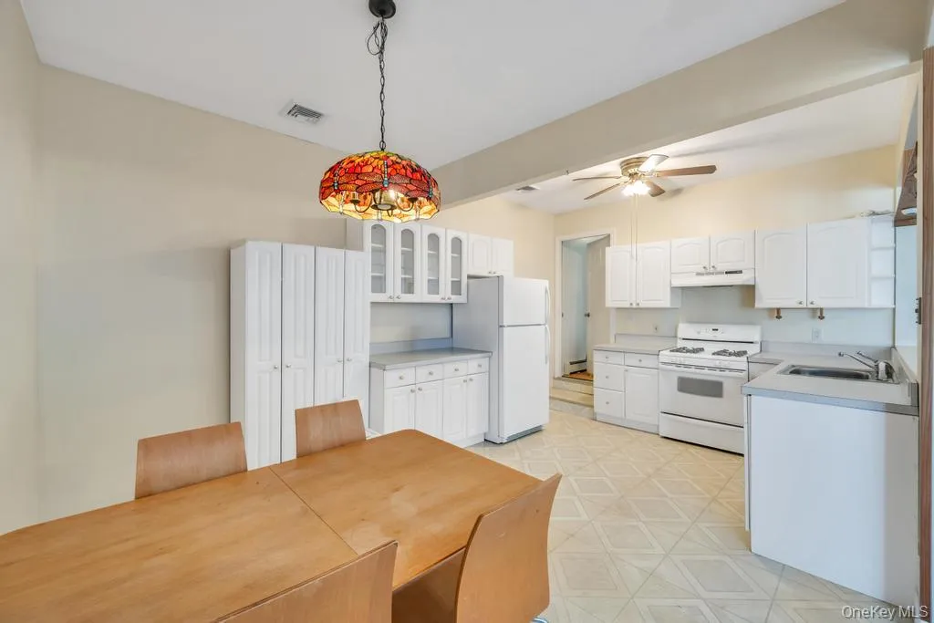32 Prince Road, Brookhaven, NY, 5 Bedrooms Bedrooms, 11 Rooms Rooms,3 BathroomsBathrooms,Residential,For Rent,Prince,0,1031938 32 Prince Road, Brookhaven, NY, 5 Bedrooms Bedrooms, 11 Rooms Rooms,3 BathroomsBathrooms,Residential,For Rent,Prince,0,1031938